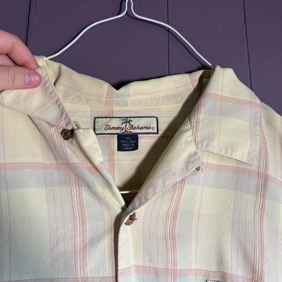 Tommy Bahama 100% Silk Plaid Button Down Shirt – Size XL - Picture 3 of 6